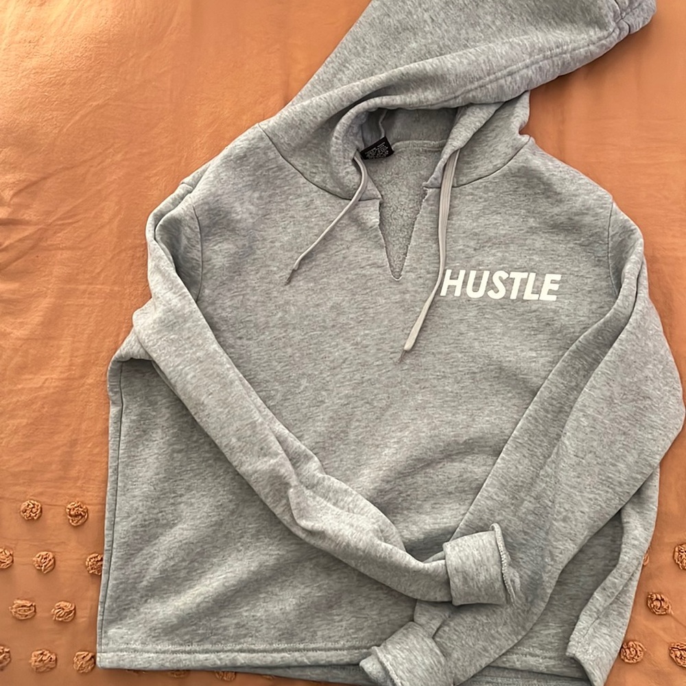 Hustle crop hoodie